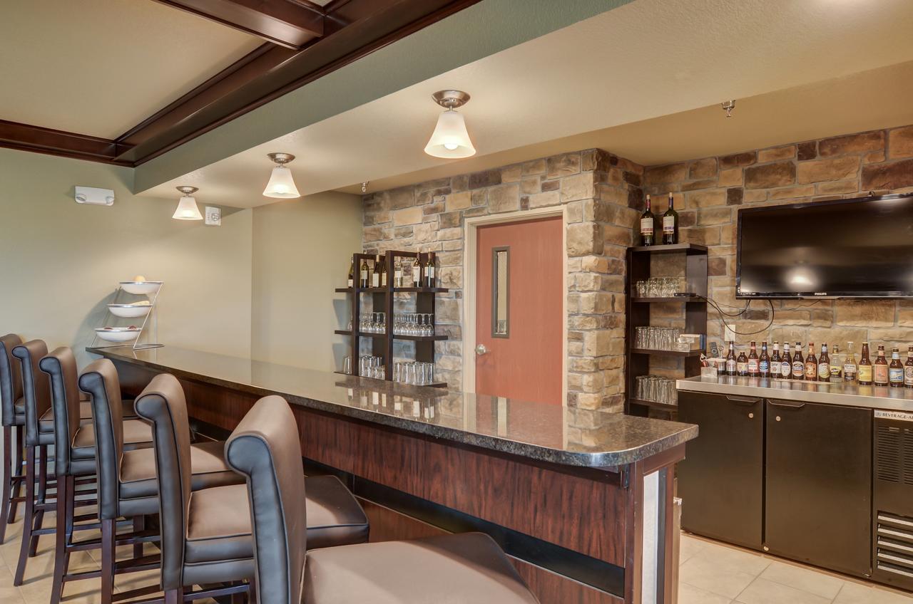Cobblestone Inn & Suites - Ord Екстериор снимка