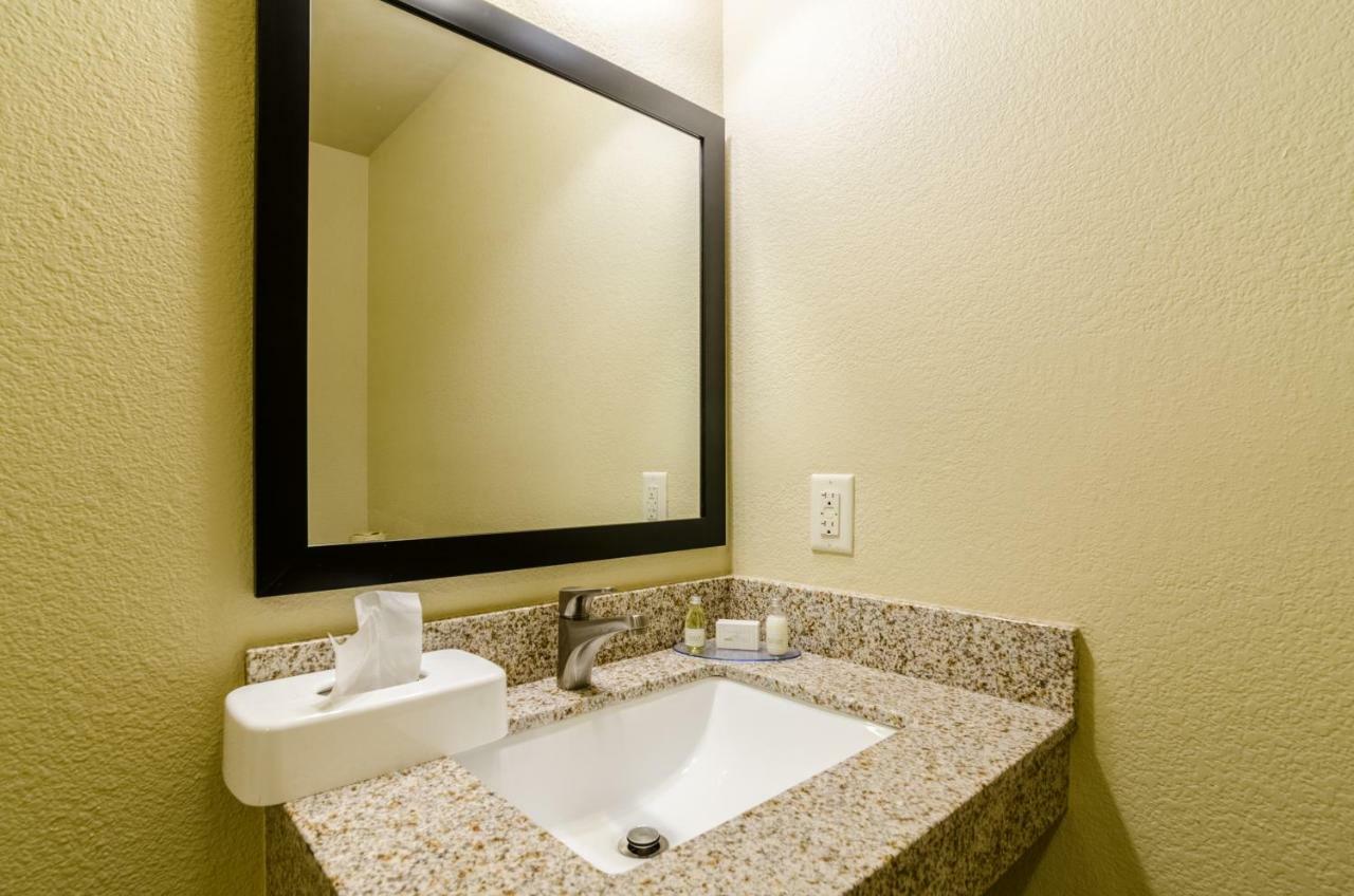 Cobblestone Inn & Suites - Ord Екстериор снимка