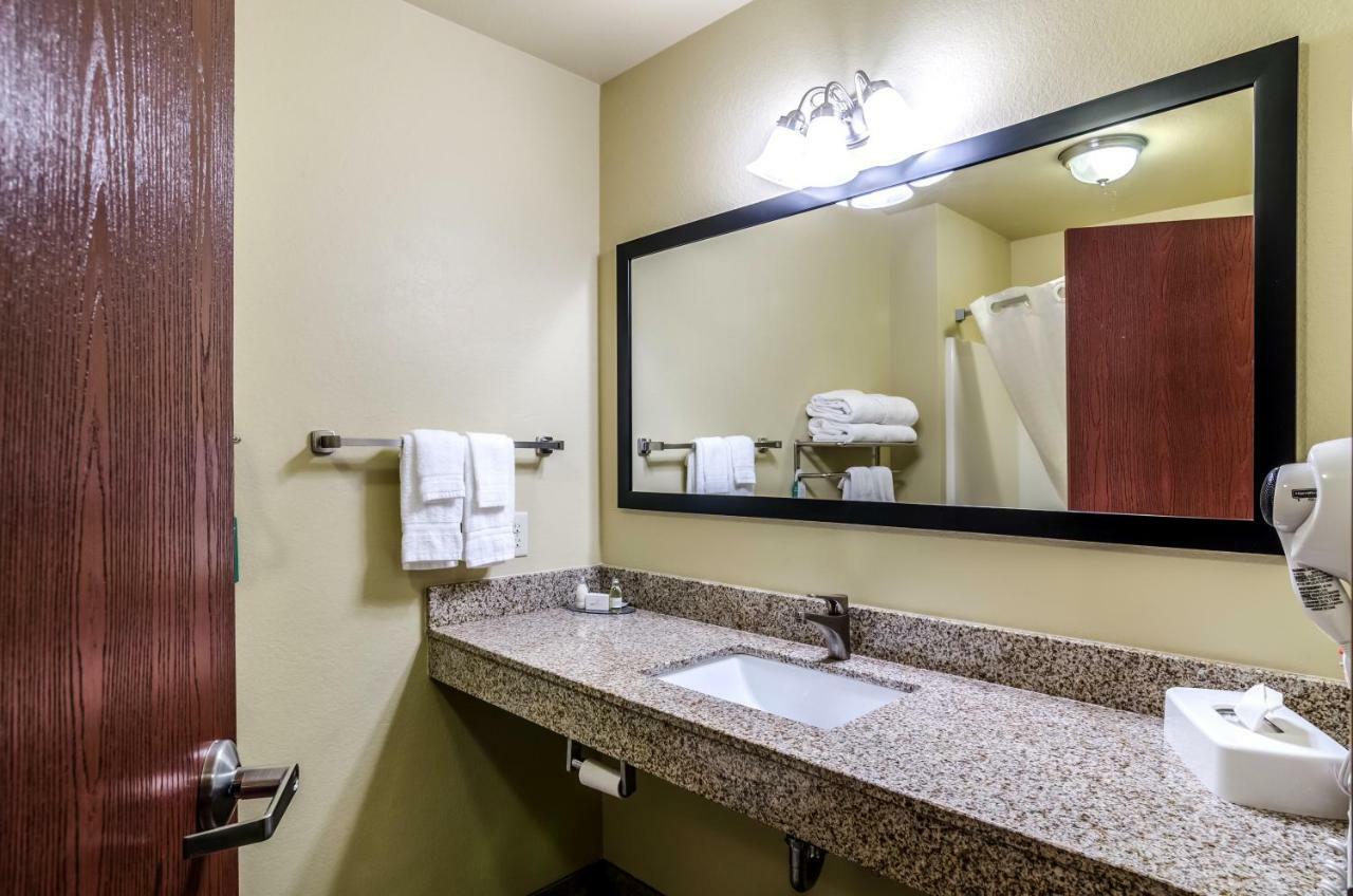 Cobblestone Inn & Suites - Ord Екстериор снимка